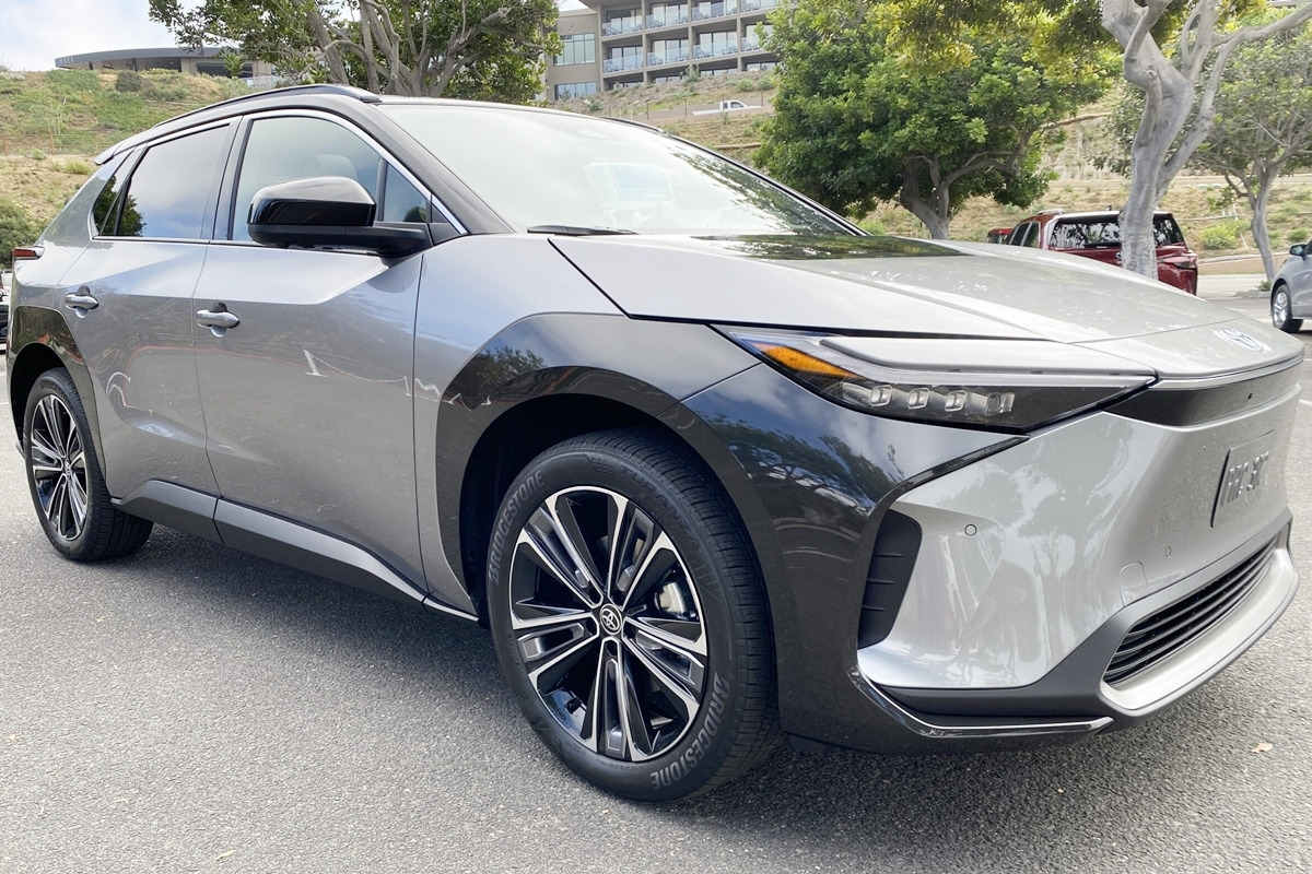 4_토요타 bZ4X_Pickup Truck & SUV Talk.jpg