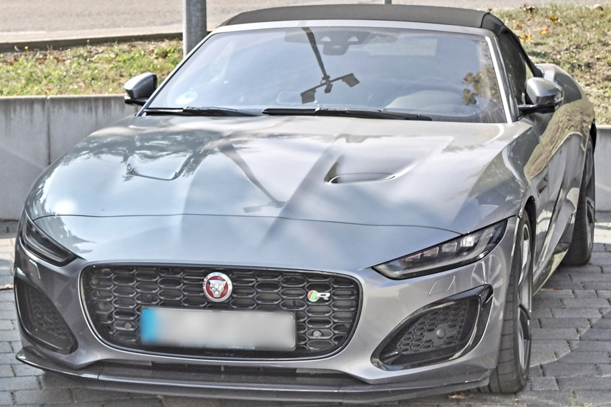 3_재규어 F-타입 컨버터블_Wikipedia.jpg