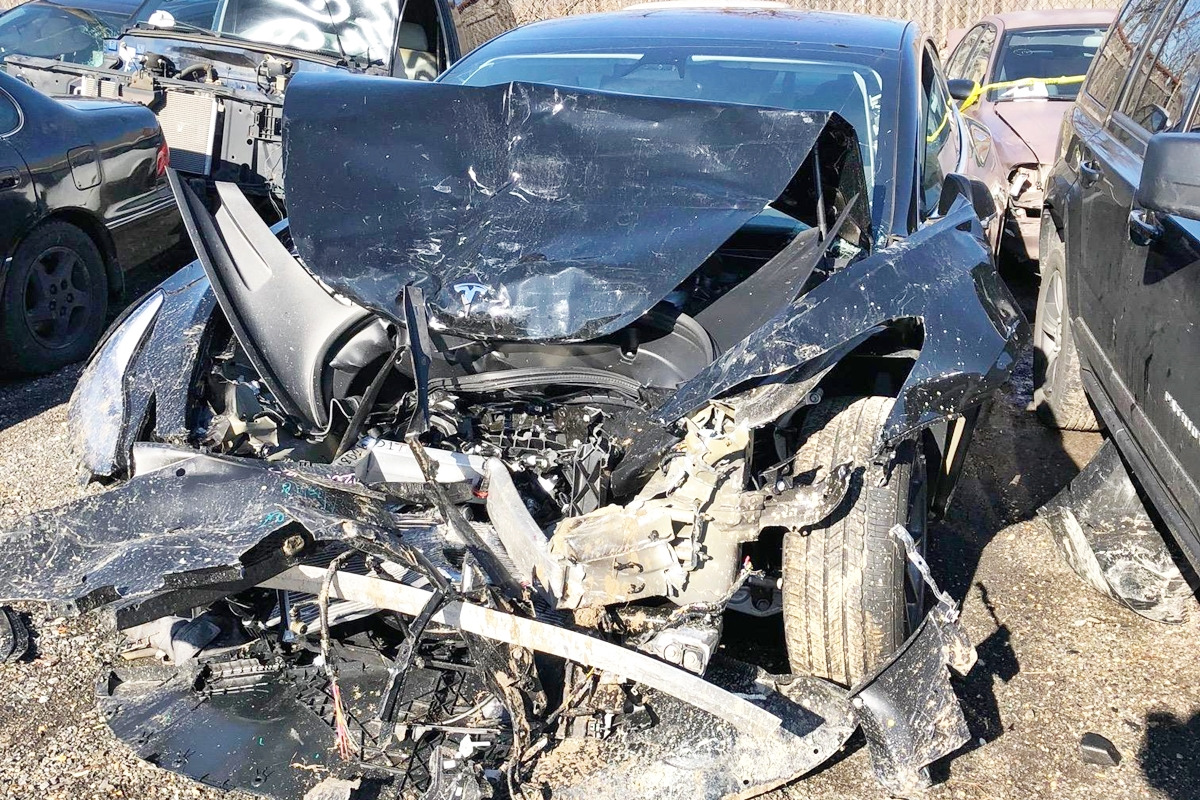 6_테슬라 모델 3 사고 차량_Reddit.jpg