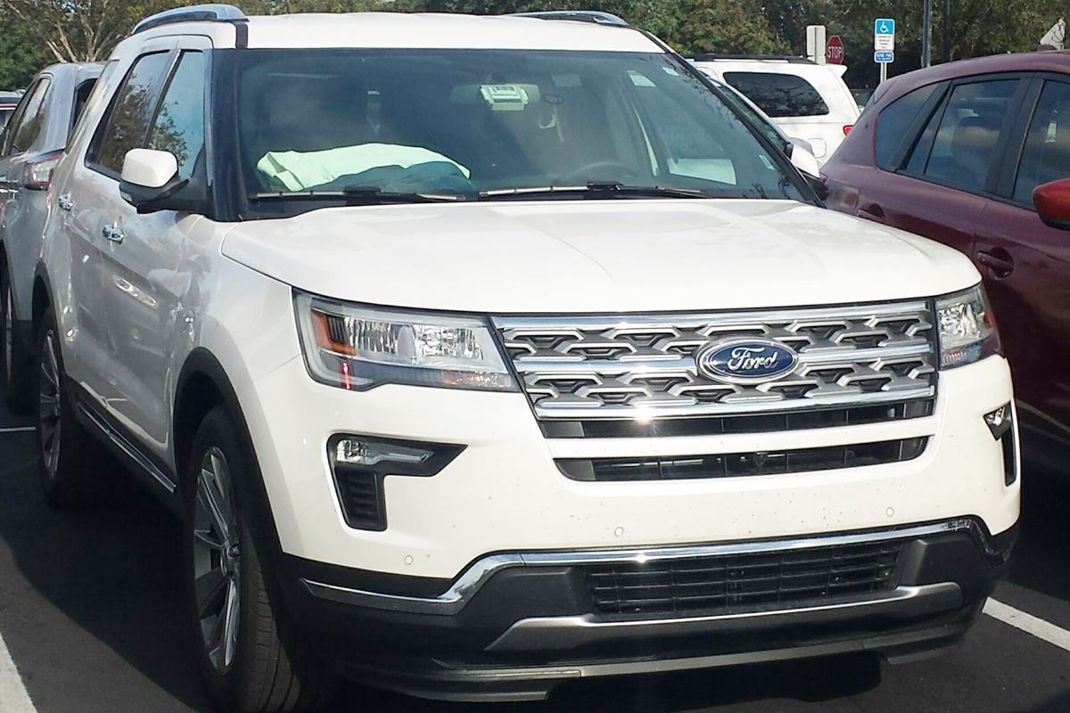 포드 익스플로러 2차 페이스리프트 모델 사진 출처 = 'Auto-Data'.jpg