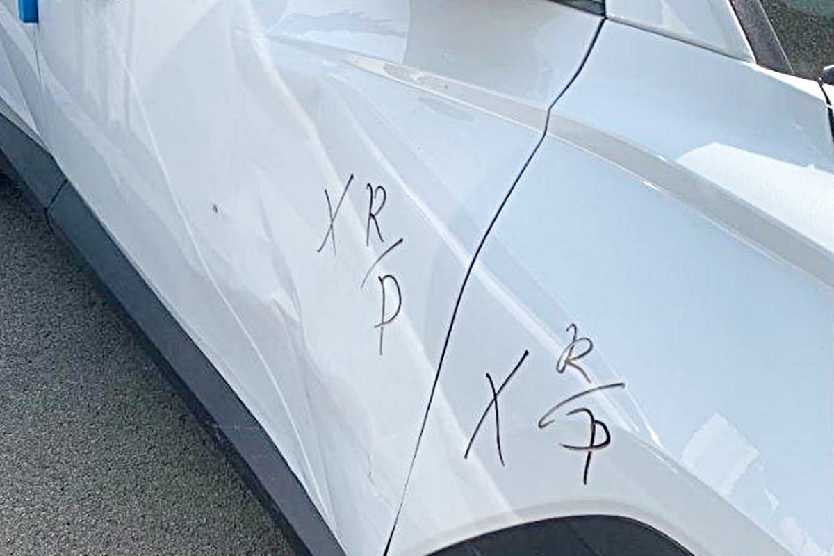 추돌한 흔적 사진 출처 = '보배드림'.jpg