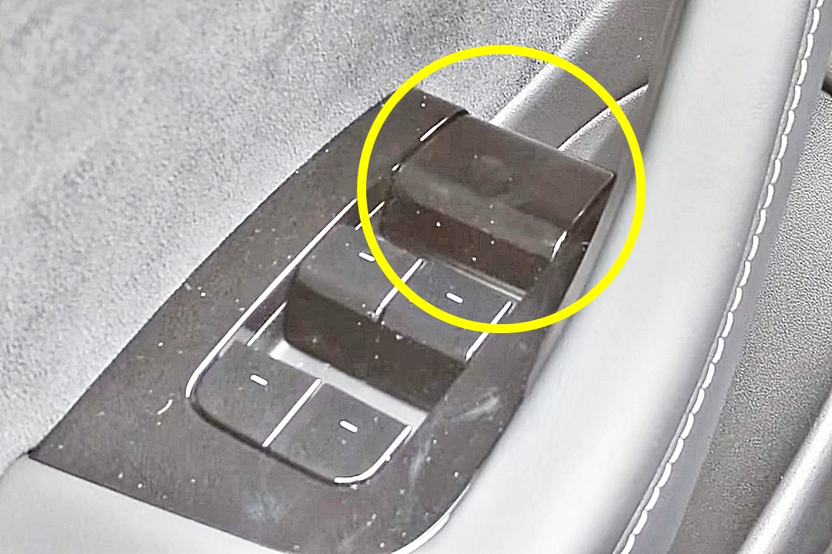 3_테슬라 비상탈출 연습.jpg