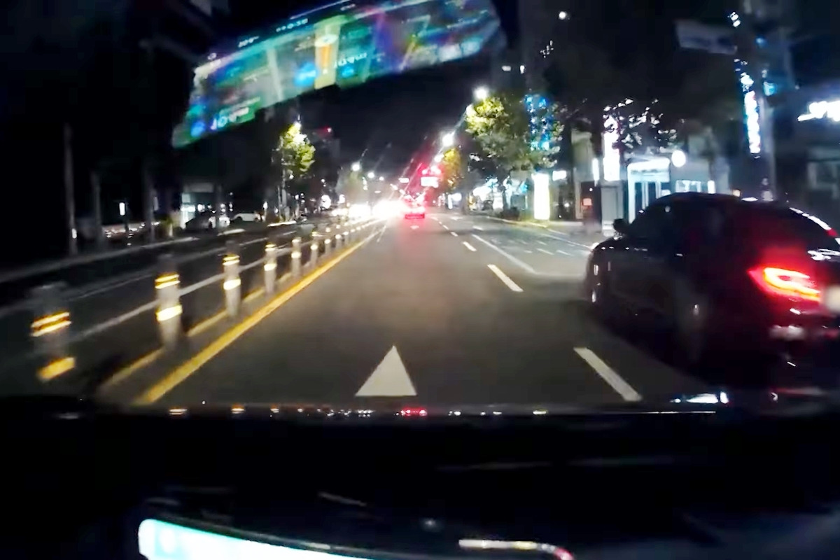 1_블랙박스 화면_유튜브 채널 '한문철 TV'.jpg