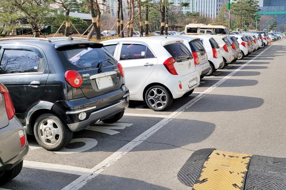 4_경차 전용 주차 구역_에펨코리아.jpg
