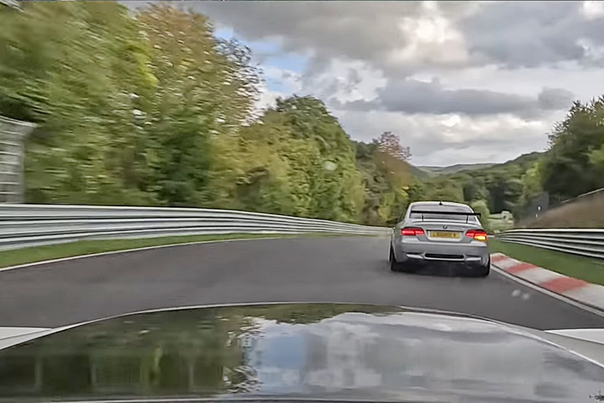 4_BMW M3 E92 추월_YouTube 'Misha Charoudin'.jpg