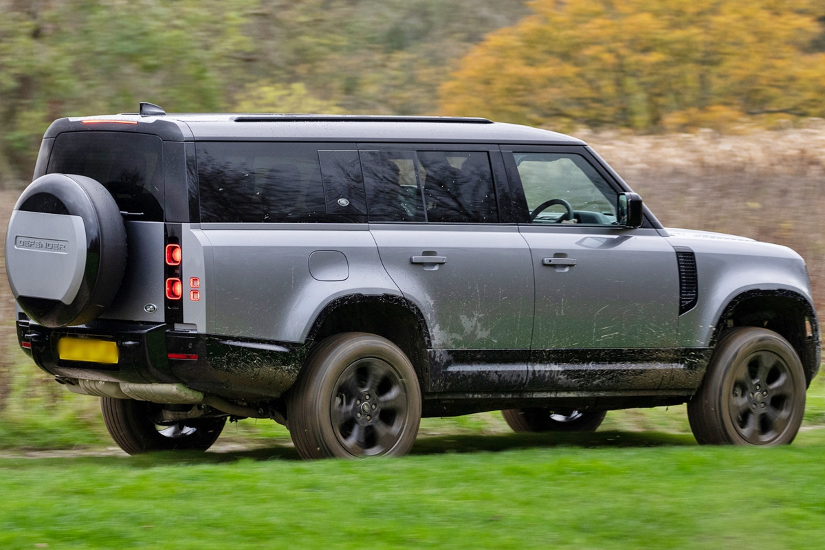 1_랜드로버 디펜더 130_Top Gear.jpg