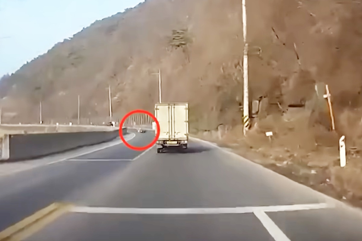 오토바이 사고전 도로 1.jpg