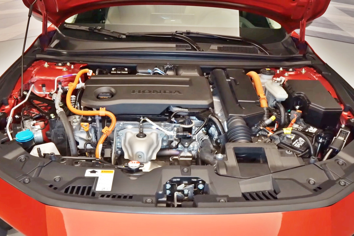 6_혼다 신형 어코드 엔진룸_유튜브 채널 'Raiti's Rides'.jpg