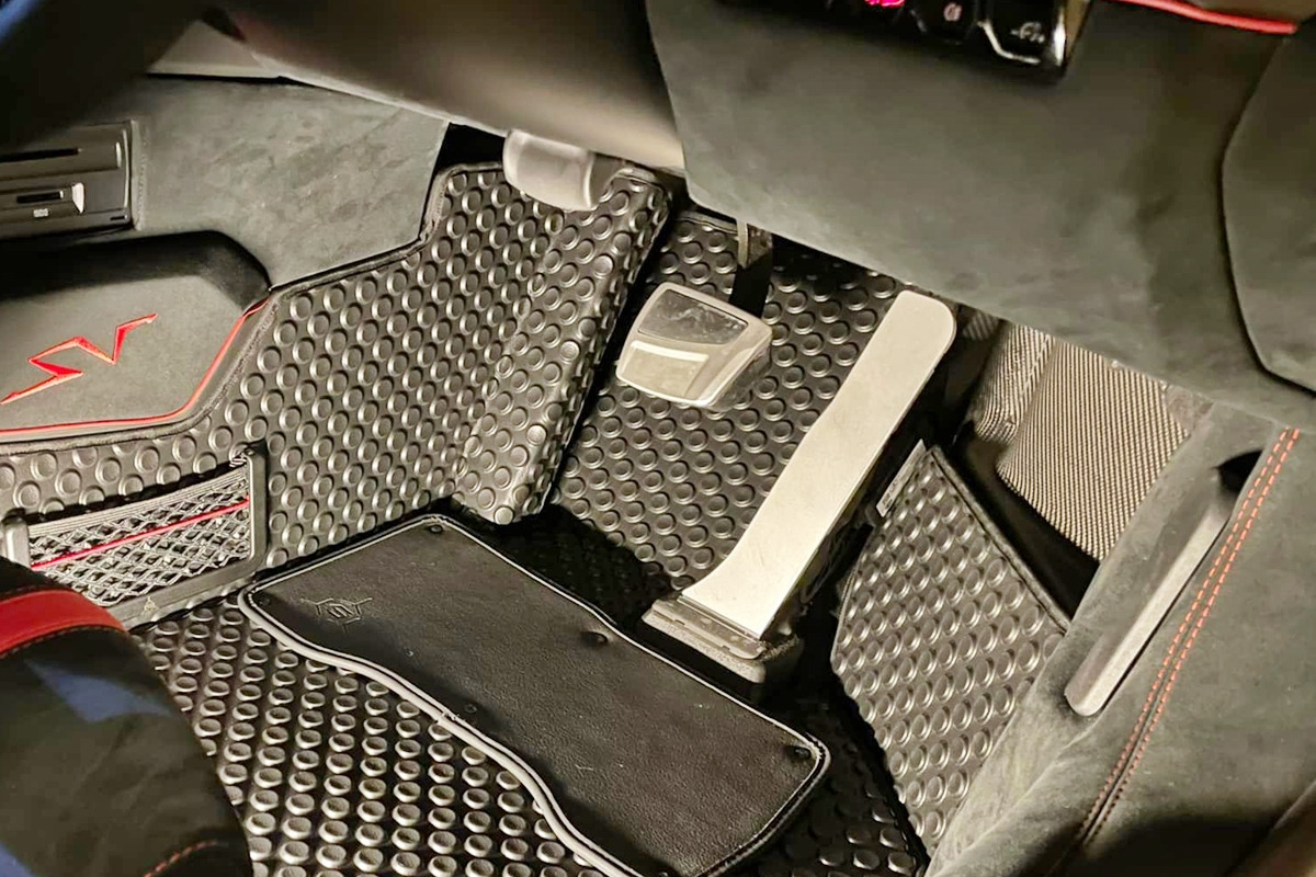 4_람보르기니 아벤타도르 LP 780-4 얼티메 호주 수출형 페달_페이스북 'Hipro carmat'.jpg