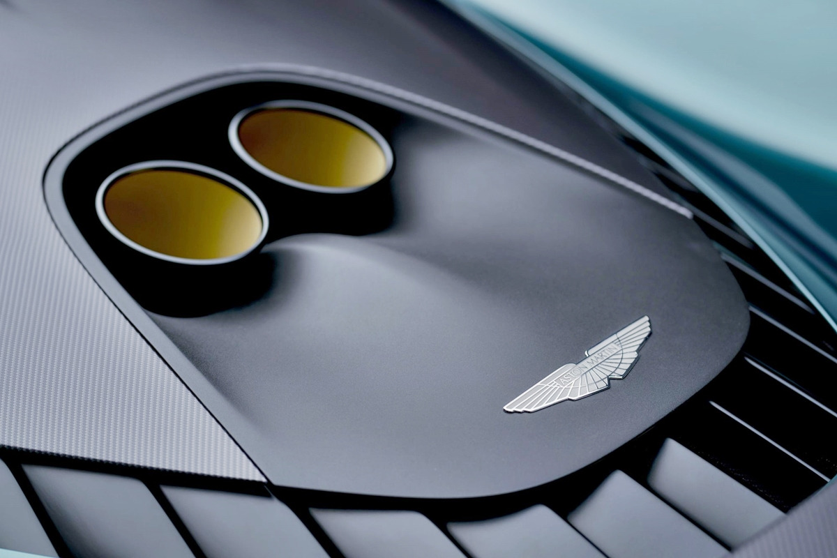 3_애스턴마틴 발할라 배기구_Aston Martin.jpg