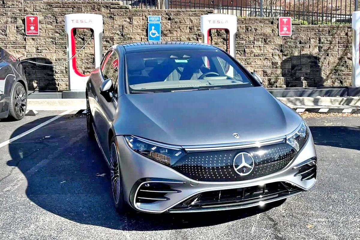 수퍼차저를 이용 중인 벤츠 EWS Electrek.jpg