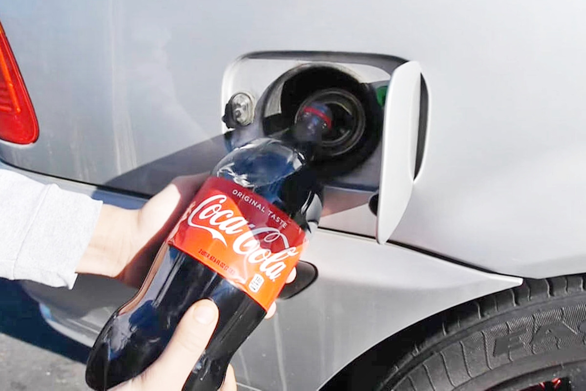 4_주유구에 콜라_'Carscoops'.jpg