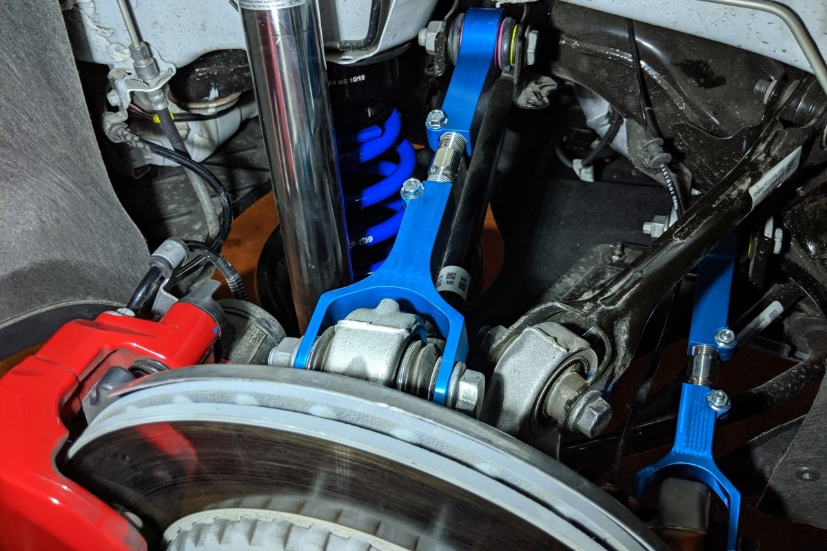 GroupGolden-Tesla-Model-3 서스펜션.jpg