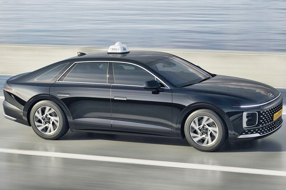 6_GN7 그랜저 택시_현대자동차.jpg