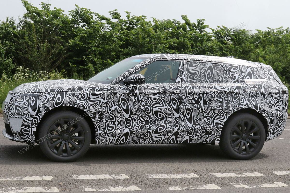 4세대 레인지로버 쿠페 위장막 차량 사진 출처 = 'CAR Magazine'.jpg