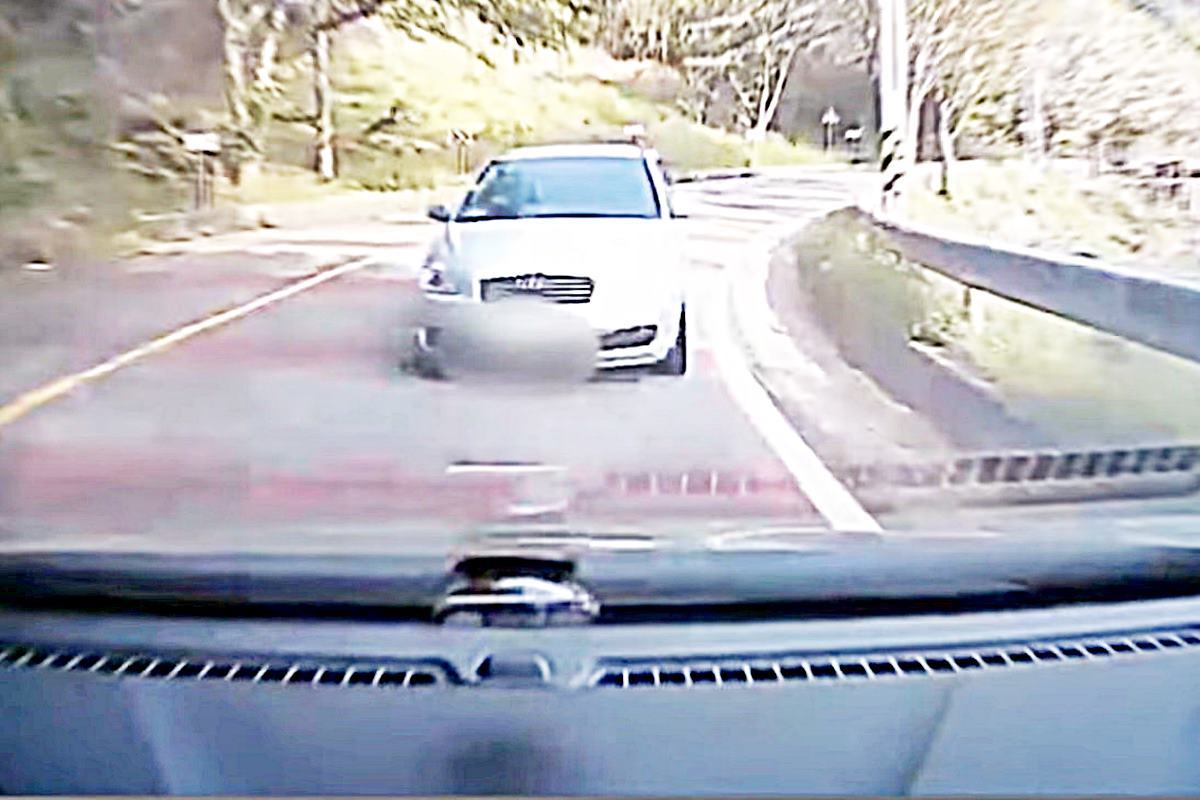 역주행 차량과 추돌하기 직전의 상황 사진 출처 = '그것이 블랙박스'.jpg