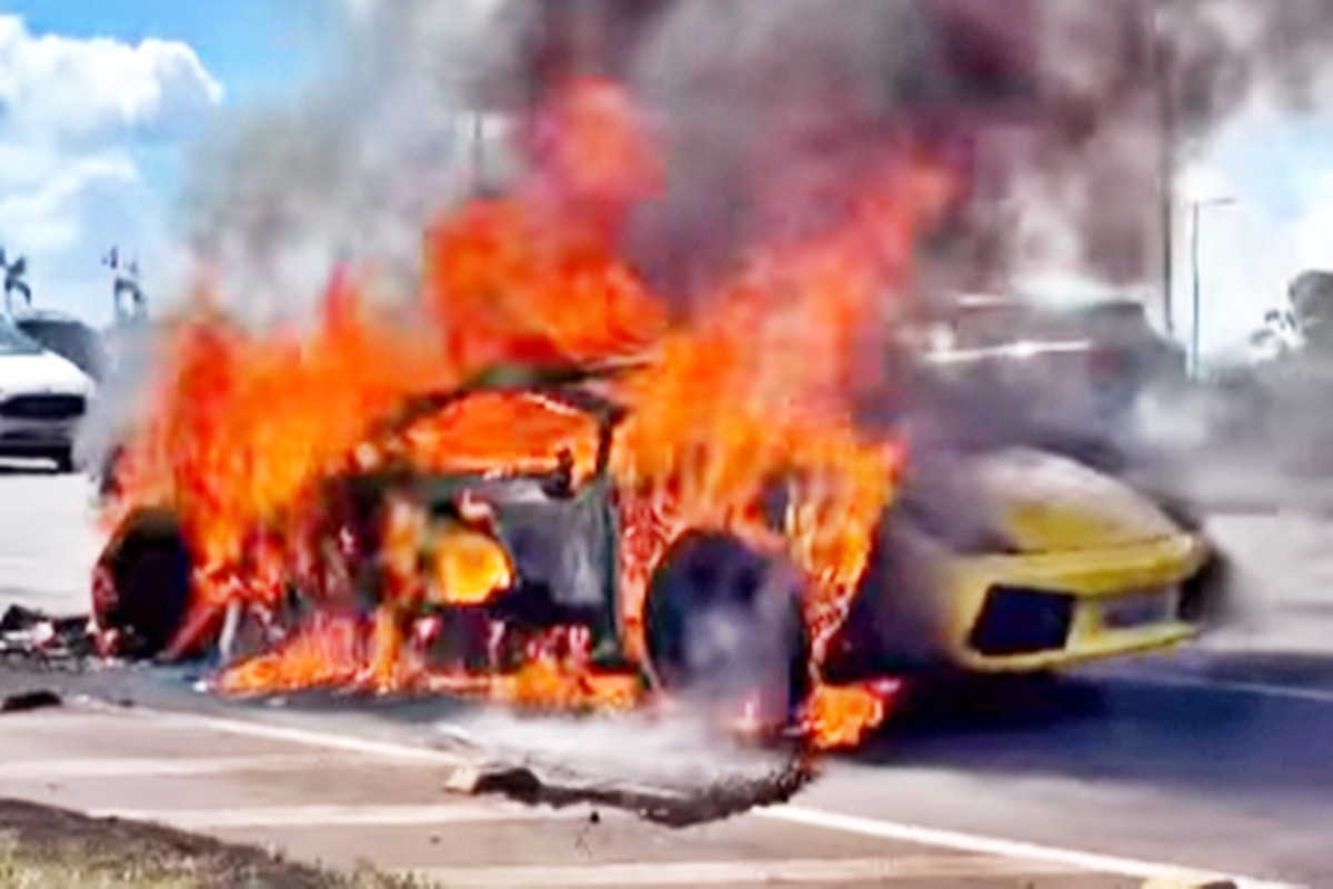1_람보르기니 가야르도 화재_인스타그램 'supercar.fails'.jpg