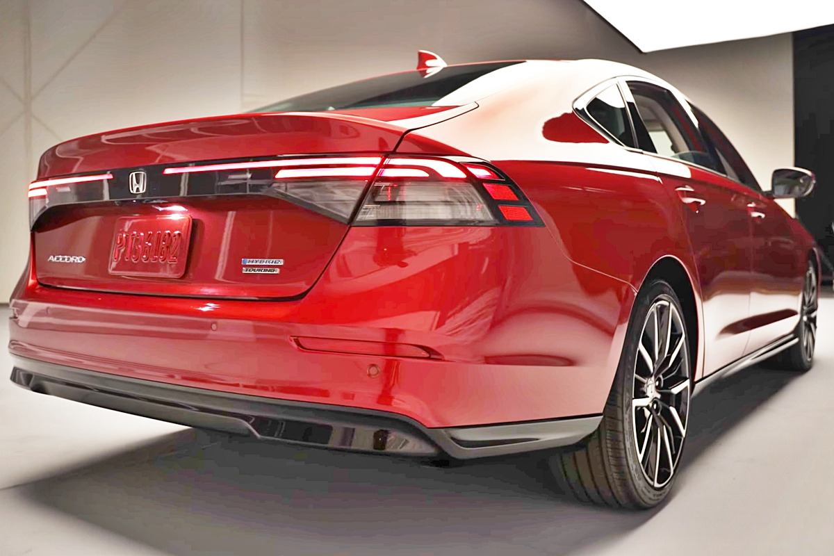 1_혼다 신형 어코드_유튜브 채널 'Kelley Blue Book'.jpg