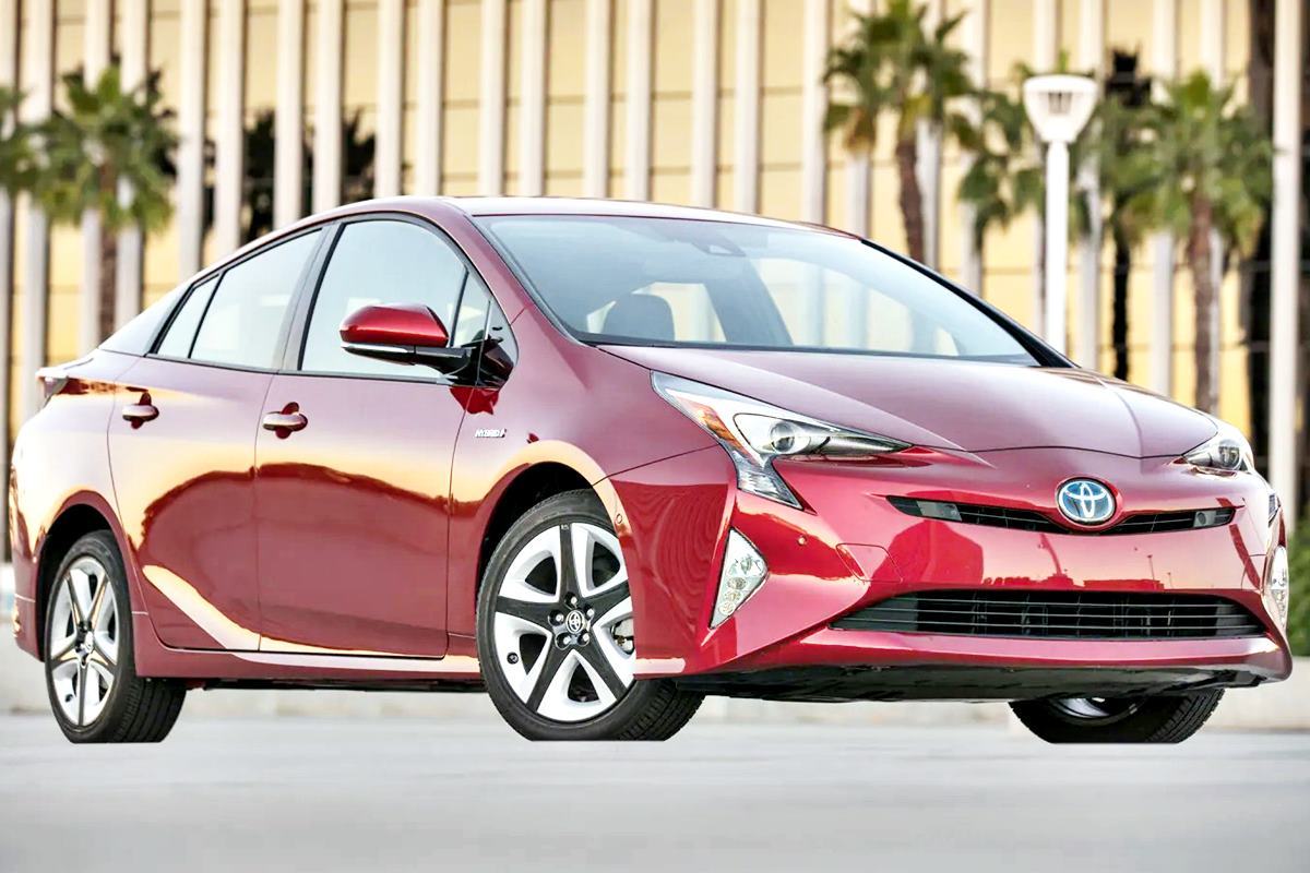 2018년식 토요타 프리우스 Edmunds.jpg