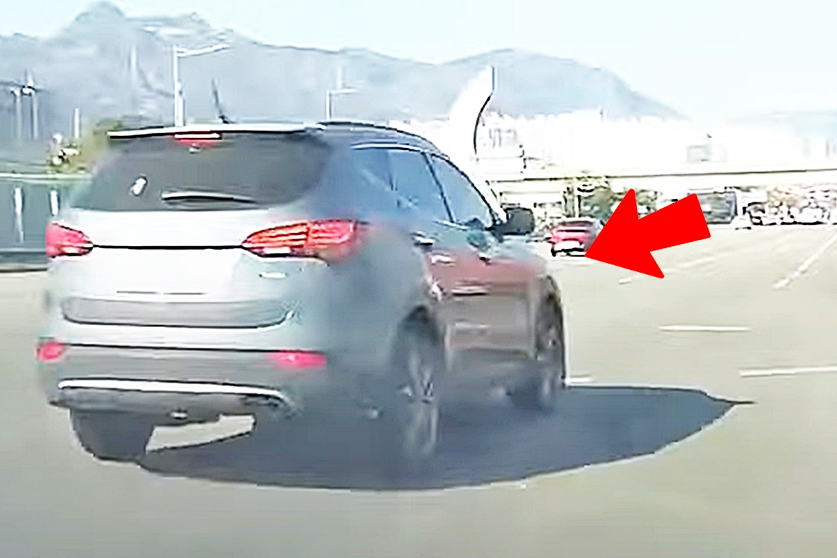 0_급차로변경 사고_유튜브 채널 '한문철 TV'.jpg