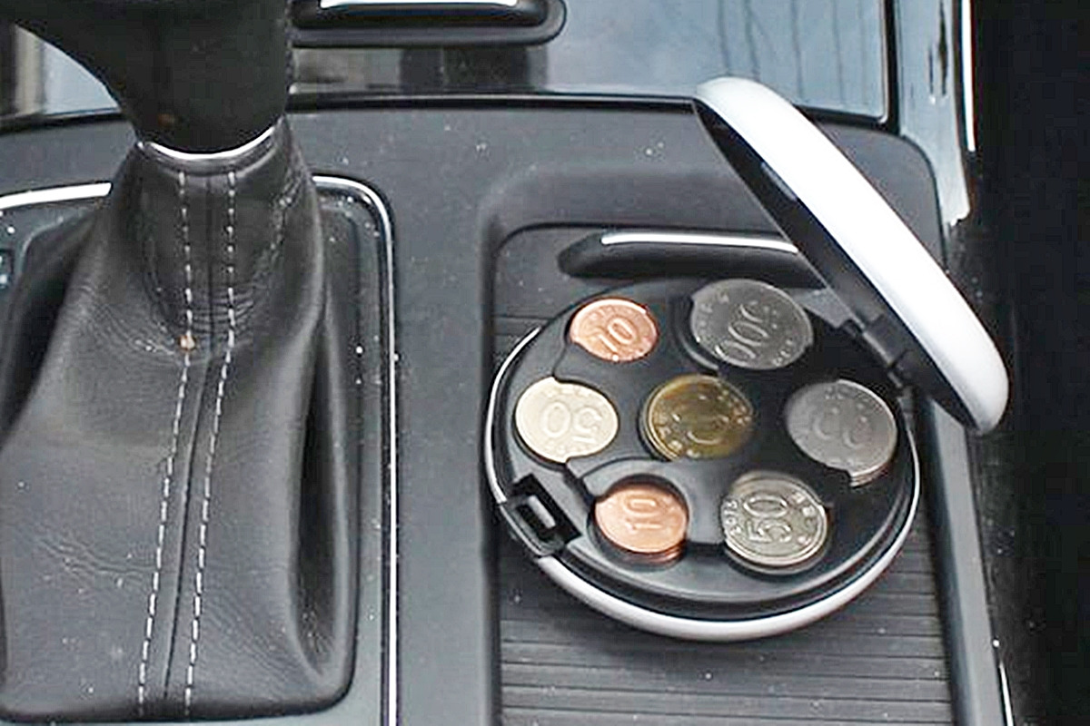 2_자동차 동전통(사건과 무관한 사진)_온라인 커뮤니티.jpg