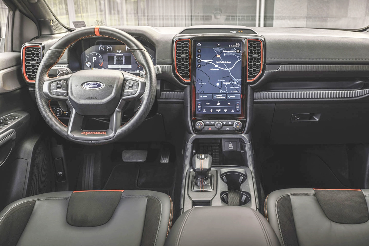 4_포드 레인저 인테리어_Top Gear.jpg