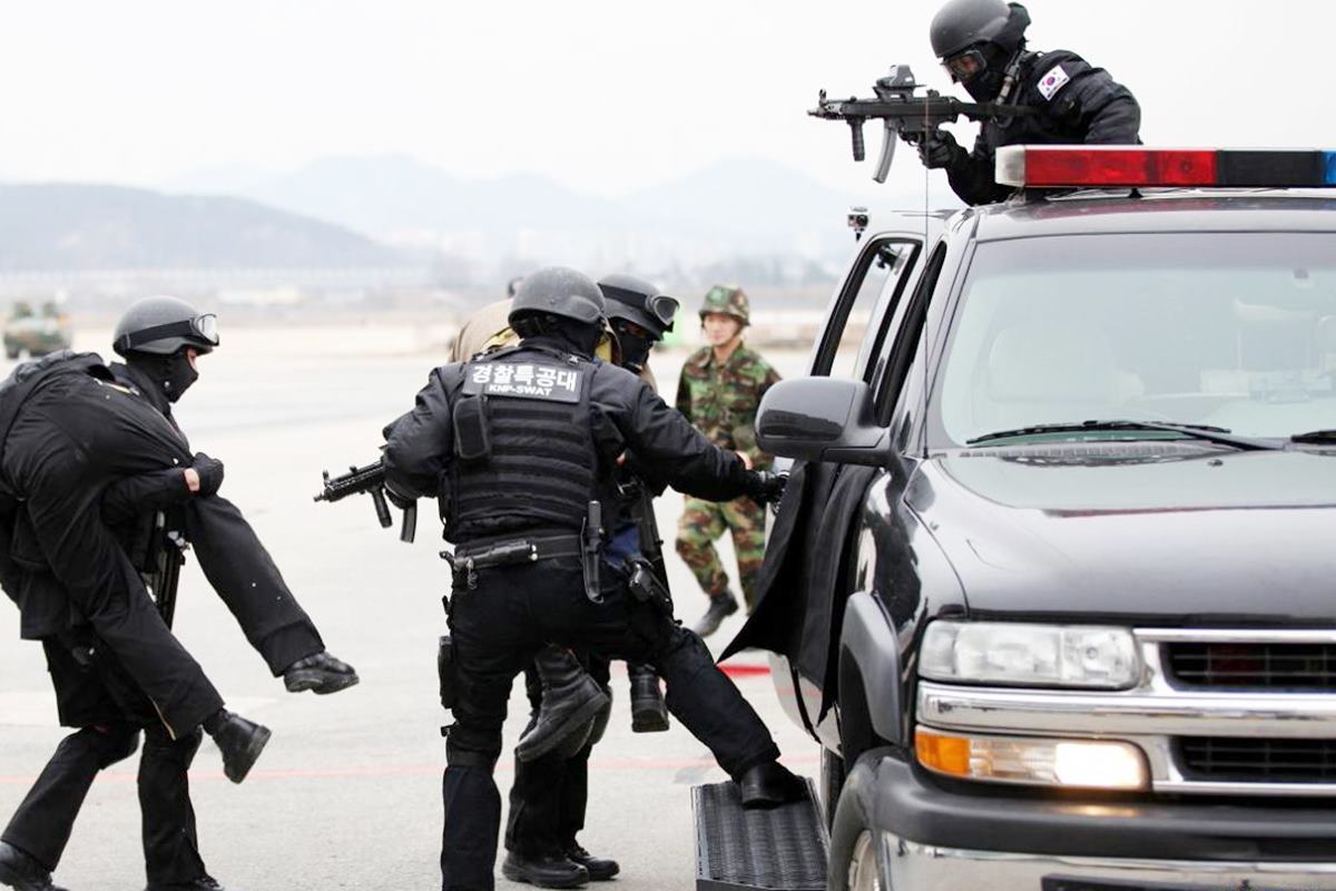 경찰특공대에서 사용하는 서버번 사진 출처 = '유용원의 군사세계'.jpg