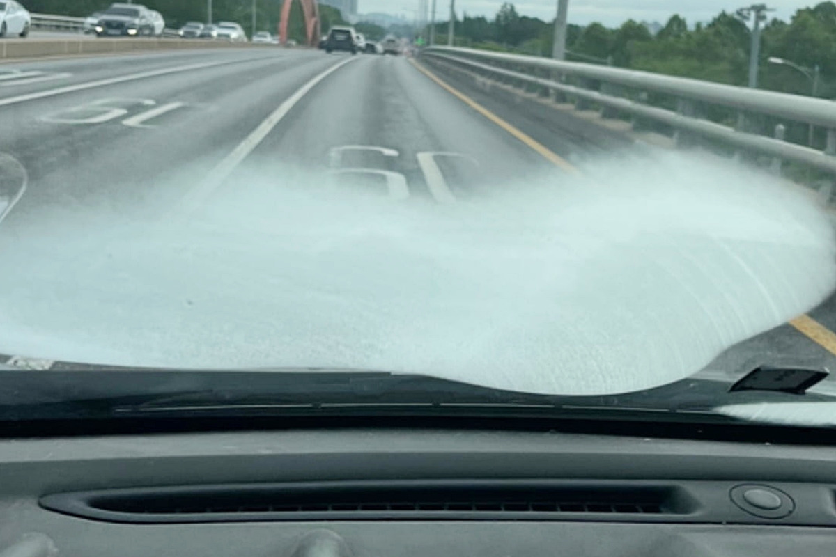 5_앞유리 습기_뽐뿌.jpg