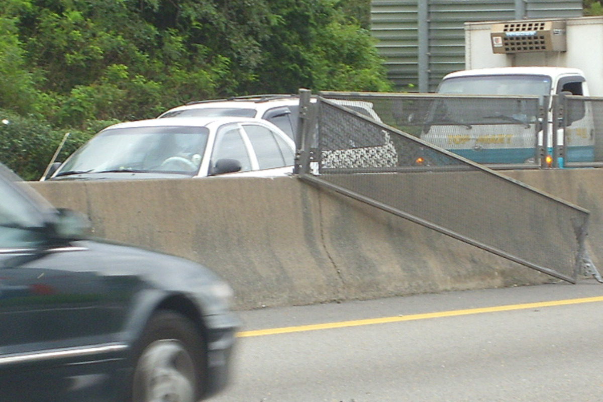 중앙분리대사고6.jpg