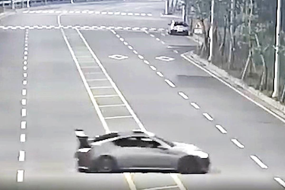 도로 위에서 폭주하는 차량.jpg