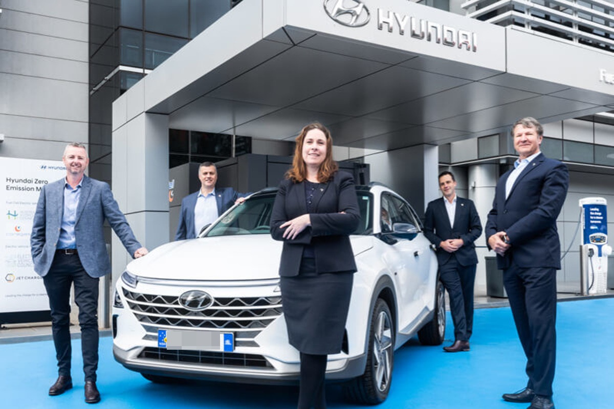 마고 로비 자동차 5.jpg