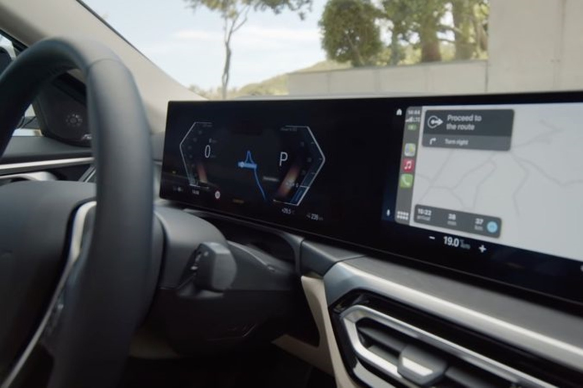 아웃트로1_차량 카플레이.jpg