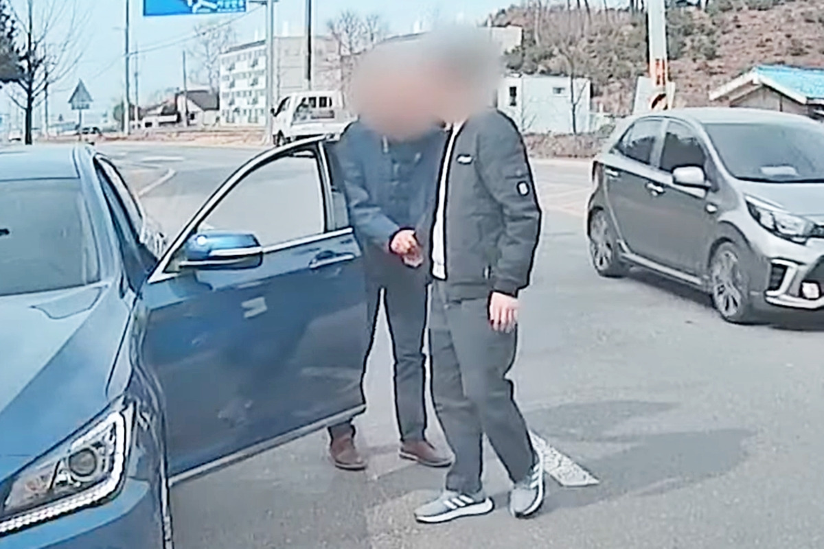 6_사과_유튜브 채널 '그것이 블랙박스'.jpg