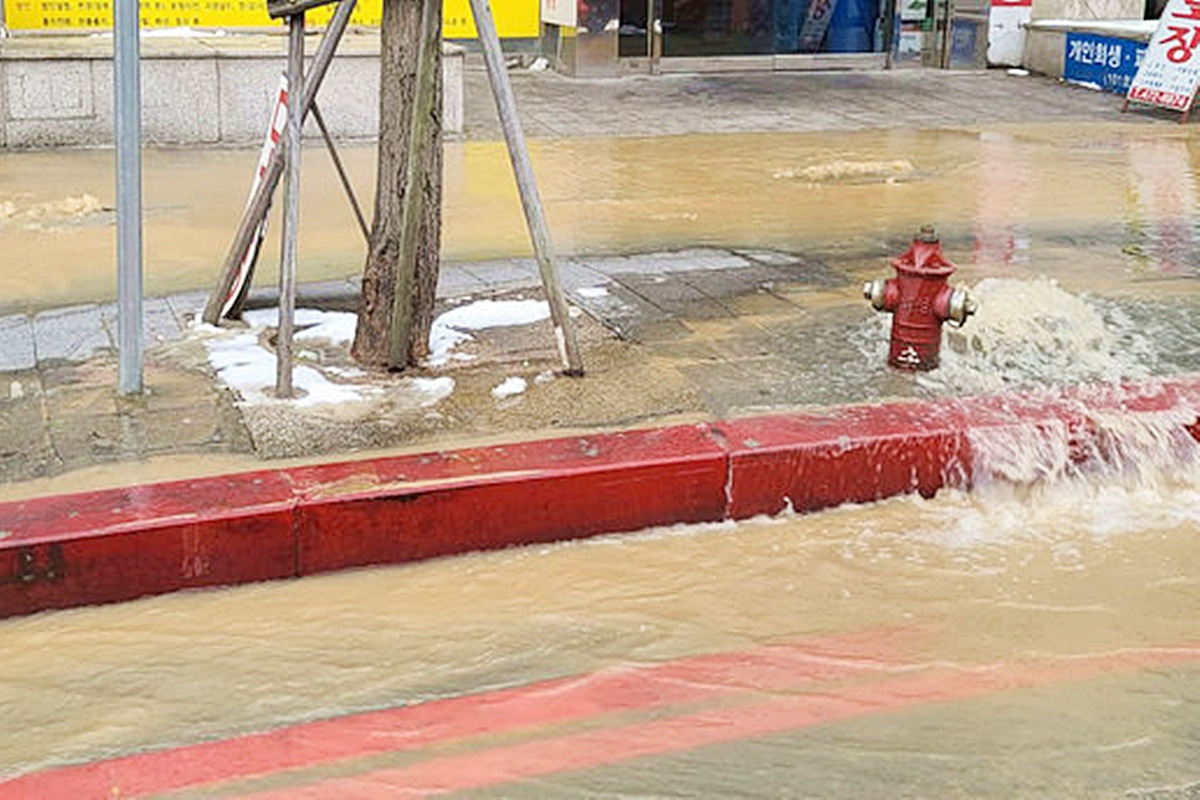 적색노면표시 2.jpg