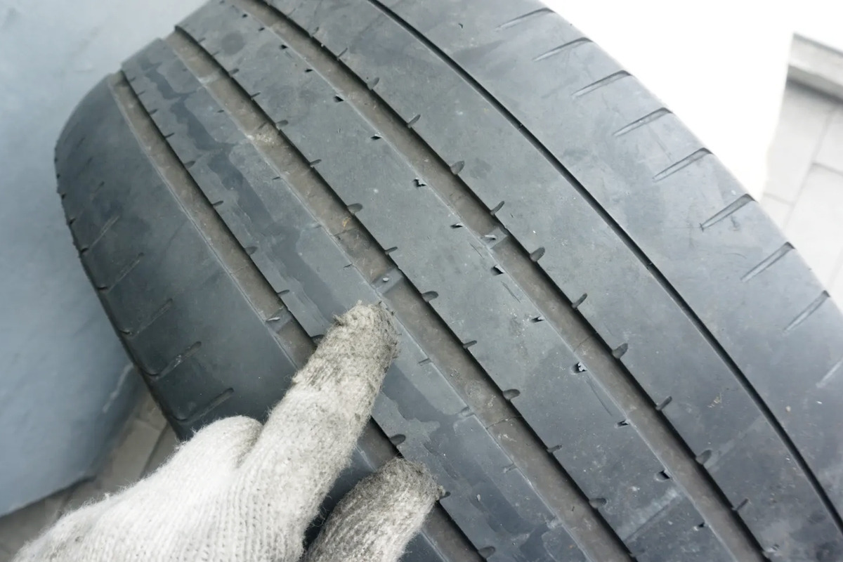 7_마모된 타이어_Simple Tires.jpg