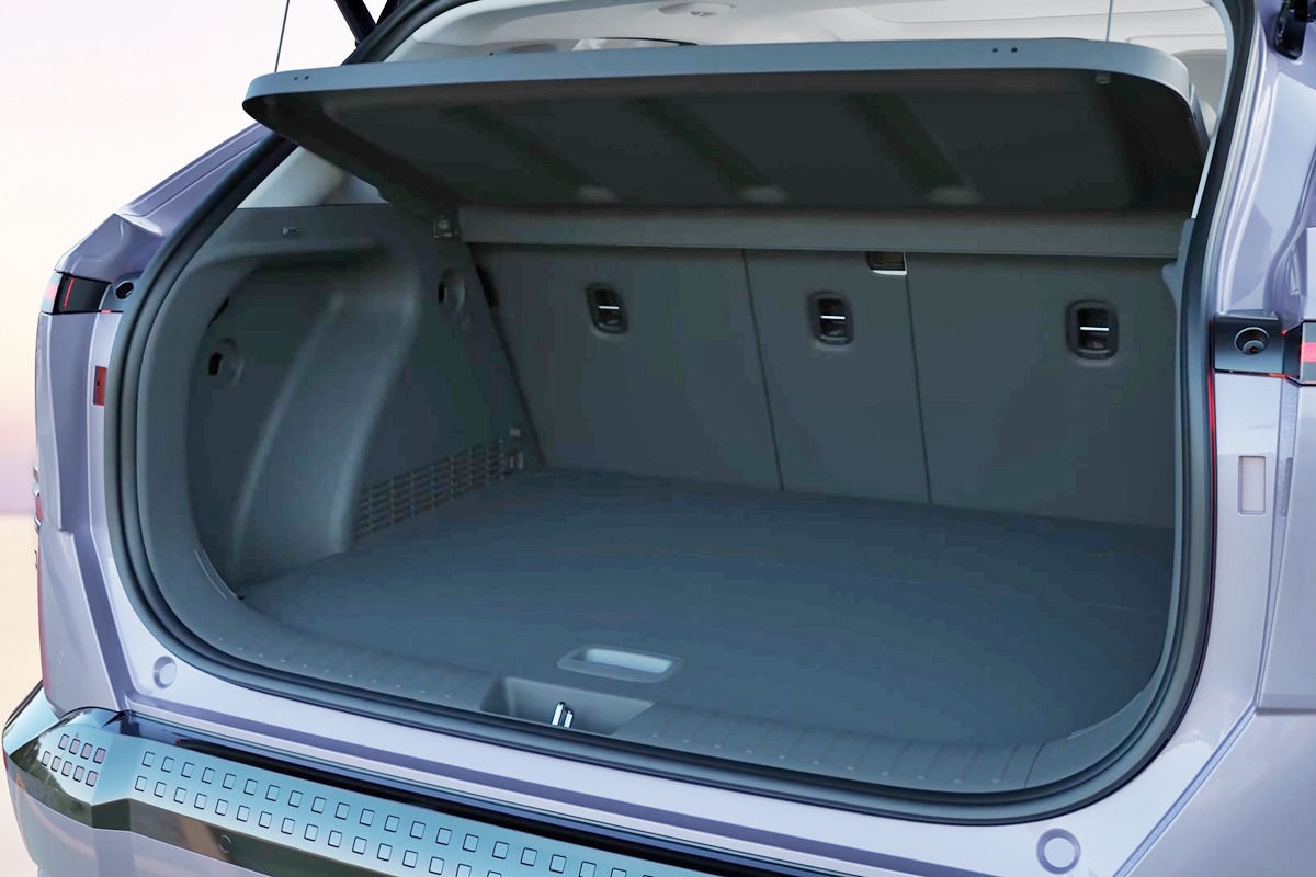 5_코나 일렉트릭 트렁크_유튜브 채널 '현대자동차(AboutHyundai)'.jpg