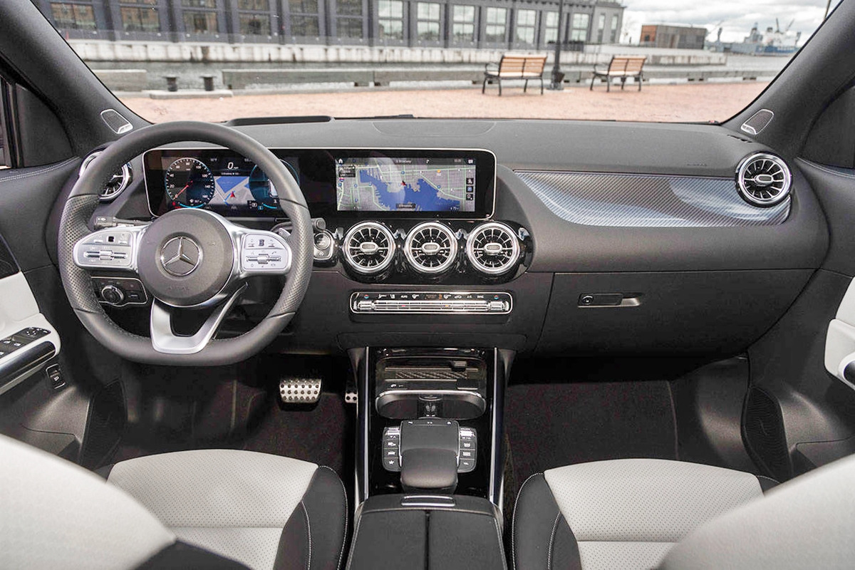 4_메르세데스-벤츠 GLA 인테리어_Everett Herald.jpg