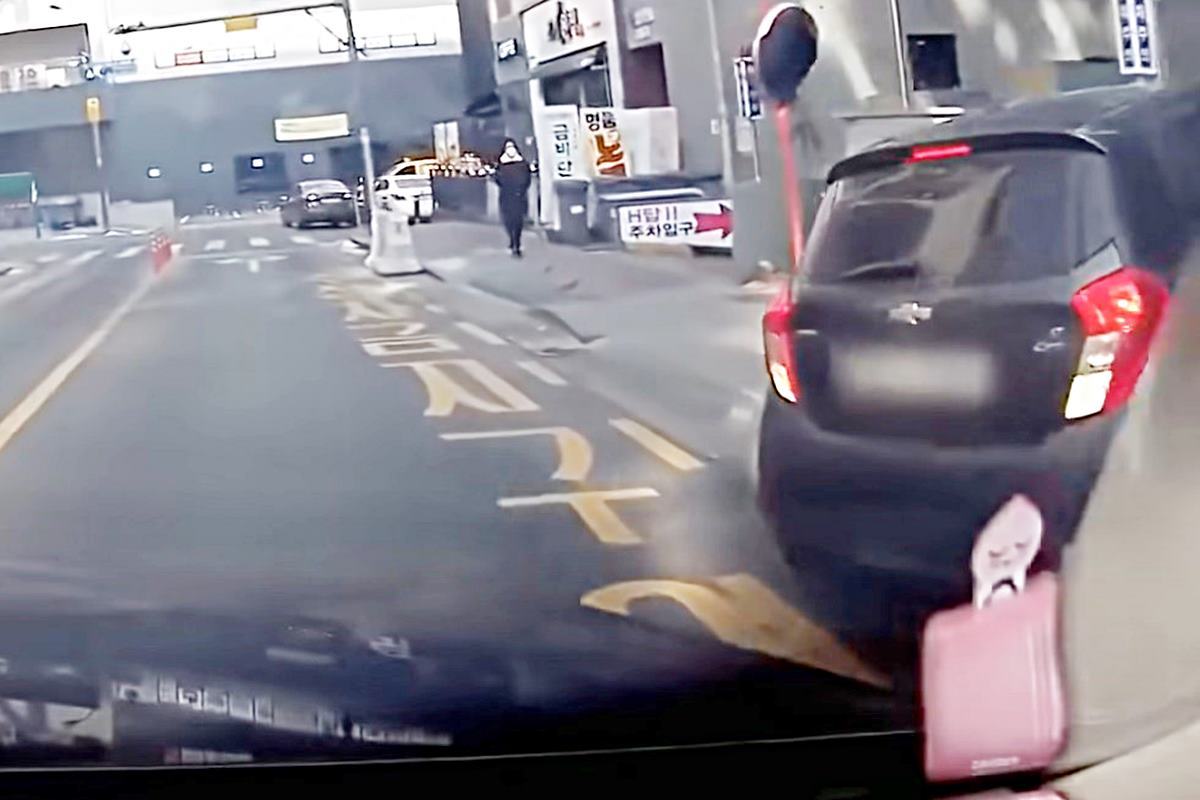 후방 추돌 사고, 사건과 무관한 사진 사진 출처 = Youtube '한문철TV' 2.jpg