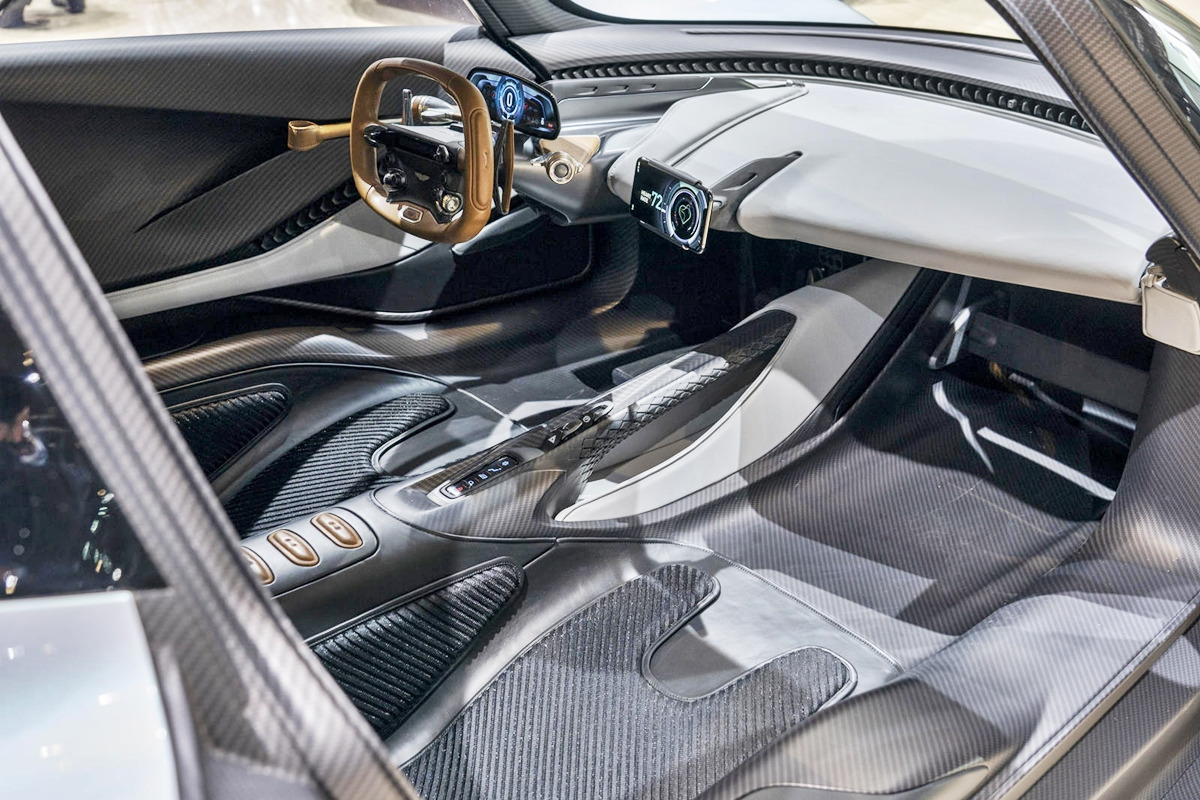 5_애스턴마틴 발할라 인테리어_CarBuzz.jpg