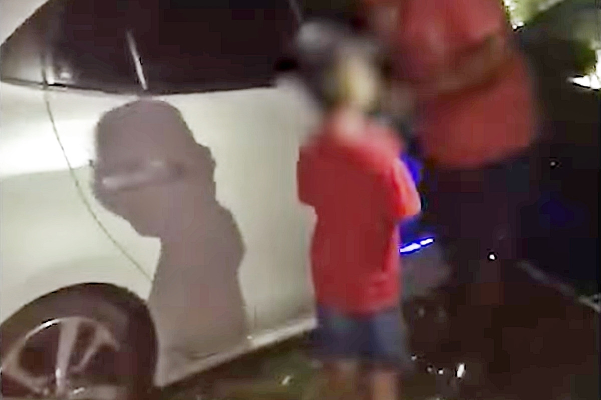 5_사고 후 차에서 내린 어린이.jpg