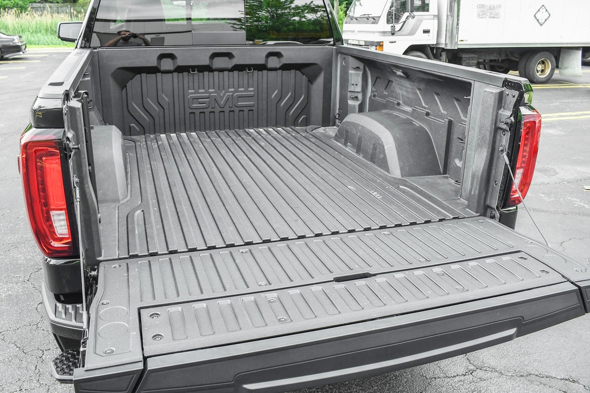 3_GMC 시에라 크루 캡 숏 박스 적재함_Planet Dave com.jpg