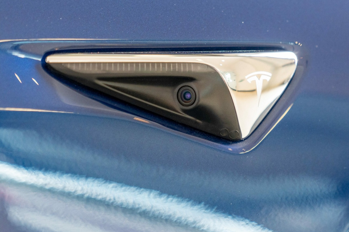 3_테슬라 외부 카메라.jpg
