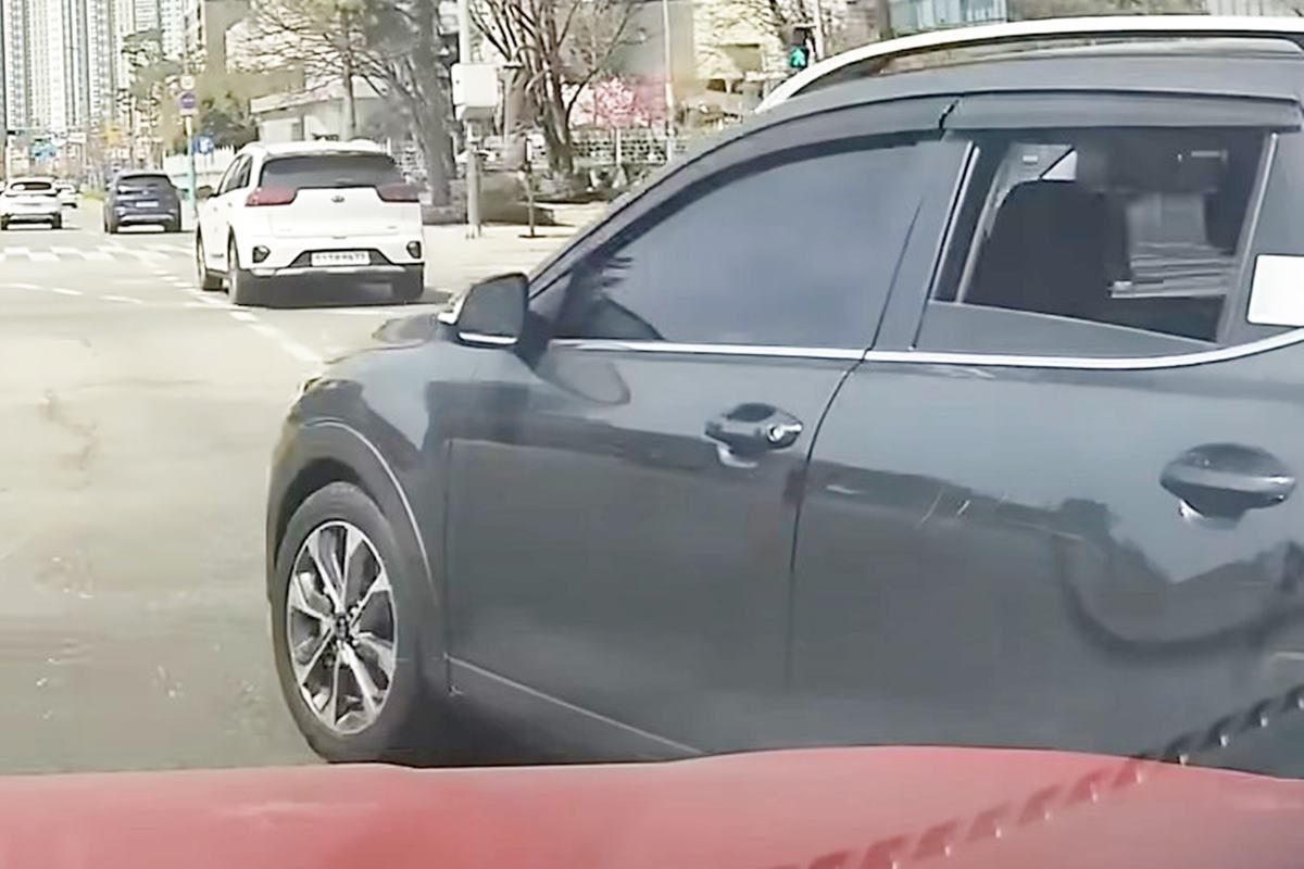 2차선에서 끼어드는 가해자 Youtube 그것이 블랙박스.jpg