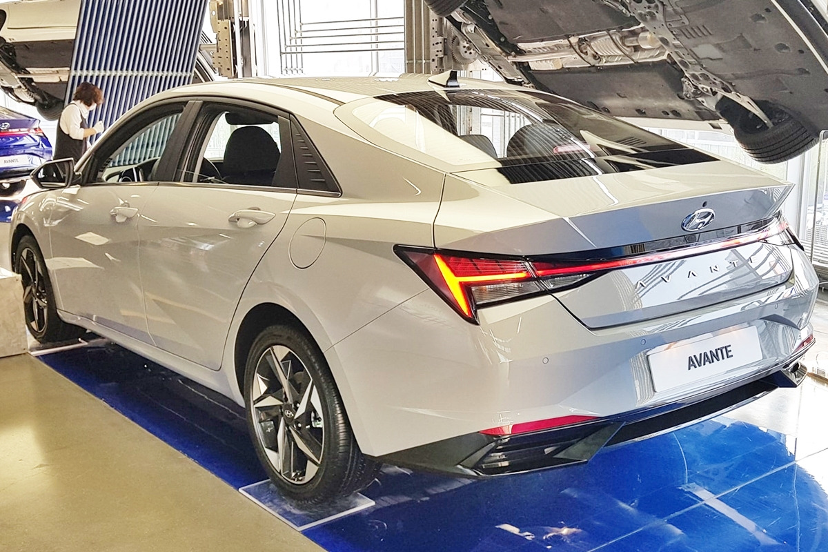 5_현대 아반떼.jpg