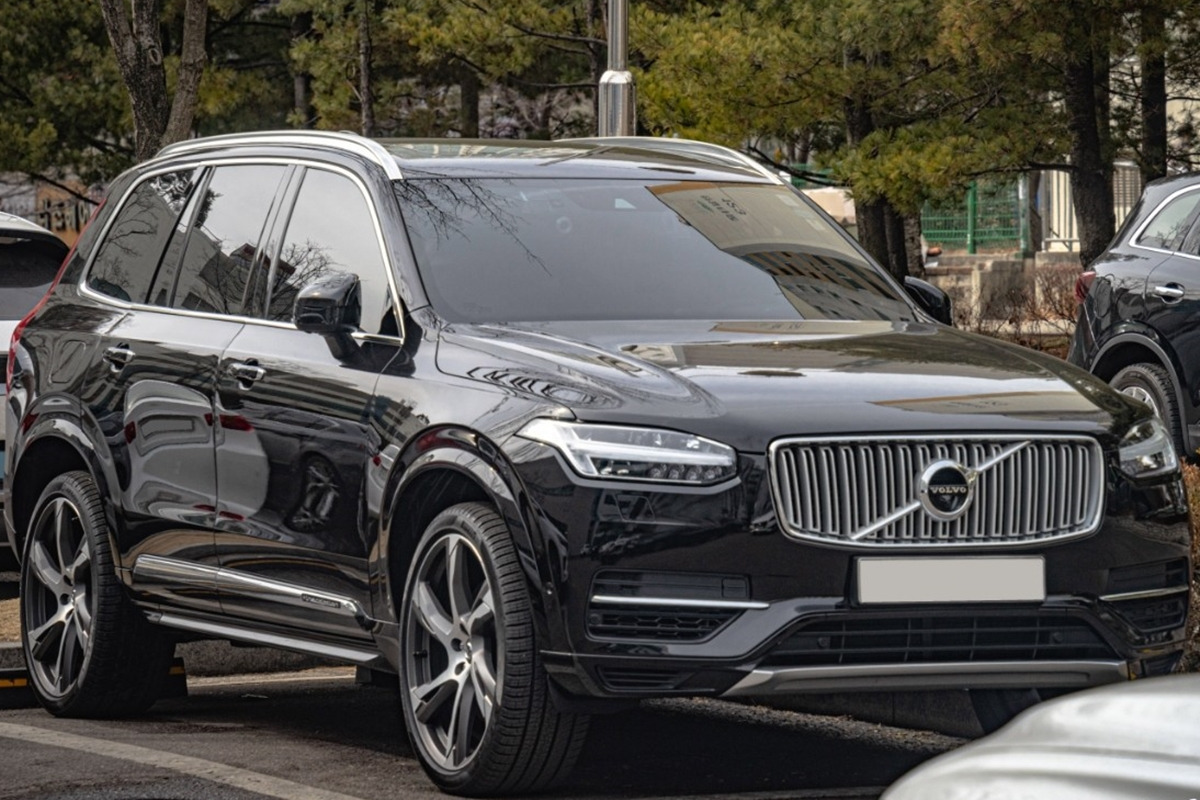 6_전우측면_XC90_1.jpg