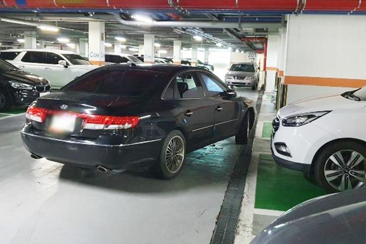 실내 주차장 이중주차 사진 출처 = '보배드림'.jpg