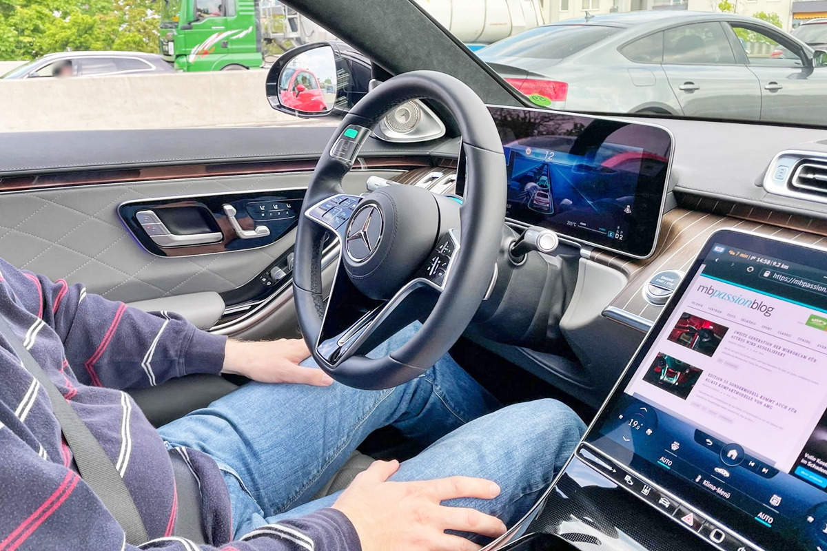2_메르세데스-벤츠 드라이브 파일럿 작동 중_Mercedes-Benz Passion.jpg