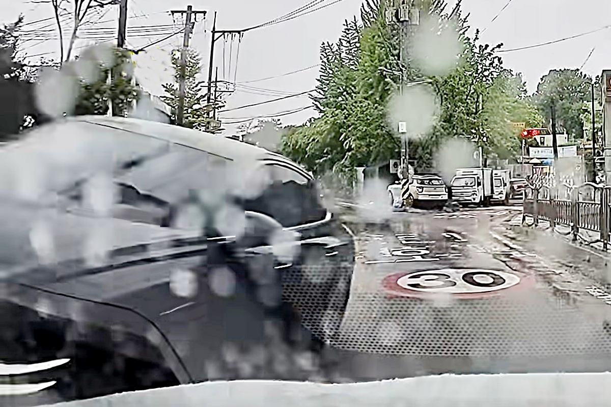 사진 출처 = 유튜브 채널 '한문철TV' 2.jpg