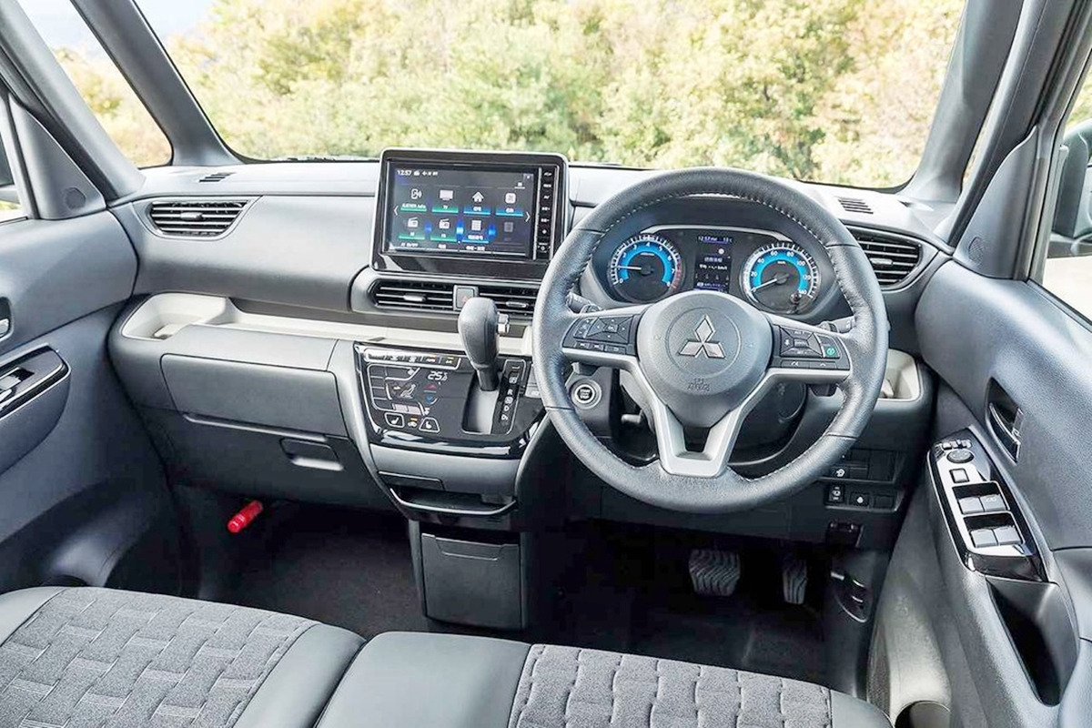 3_미쓰비시 델리카 미니 인테리어_DailyMotor.jpg