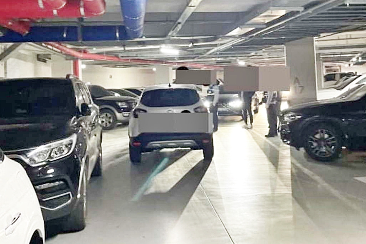 아파트 통로 길막 주차_보배드림.jpg